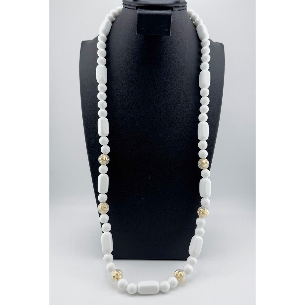 Vintage Trifari White & Gold Tone Beaded Necklace Classic Retro Costume Jewelry